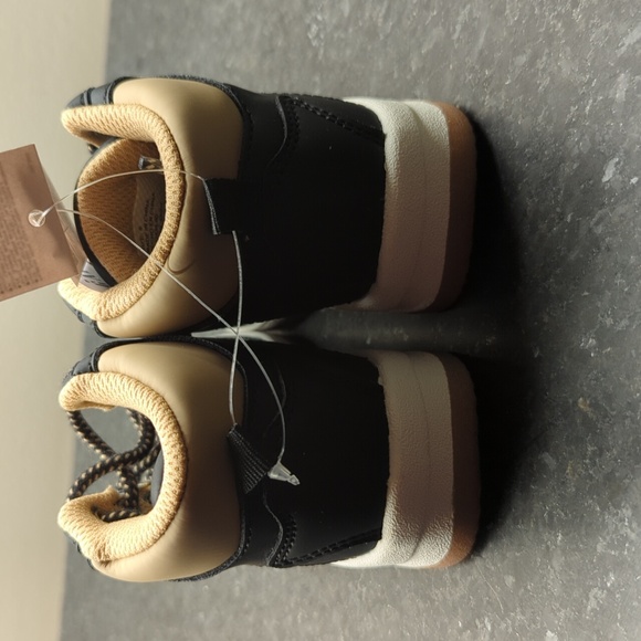 Gap Toddler Boy Boots - Picture 5 of 7